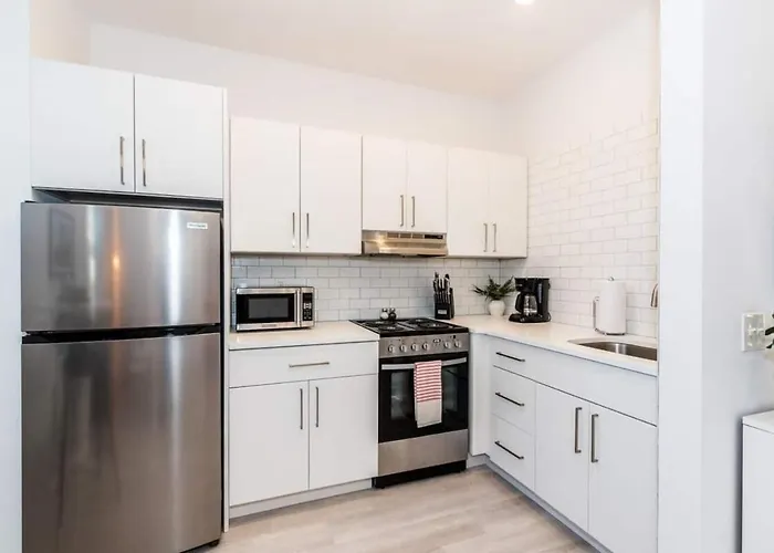 The Studio At Old Mission Walking Distance To Downtown And Onsite Parking